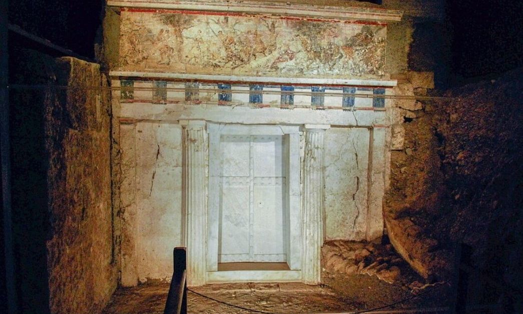 Δέος: Ταυτοποίησαν τον χιτώνα του Μεγάλου Αλεξάνδρου