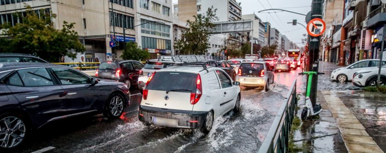 Κακοκαιρία Adel: Eως το μεσημέρι οι καταιγίδες στην Αττική - Νέο Έκτακτο Δελτίο της ΕΜΥ