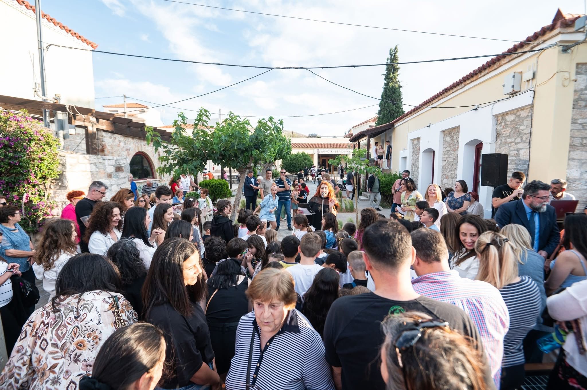 Εγκαίνια Πλατείας Καλυβίων