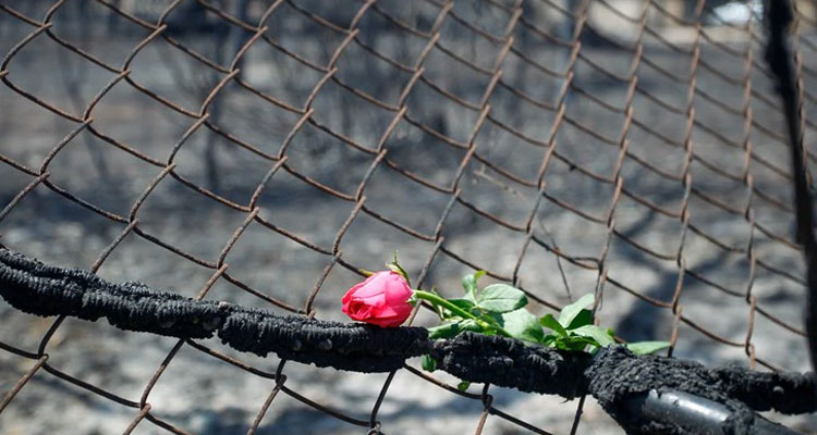  Επιμνημόσυνες δεήσεις και εκδηλώσεις μνήμης για τα θύματα της καταστροφικής πυρκαγιάς στο Μάτι