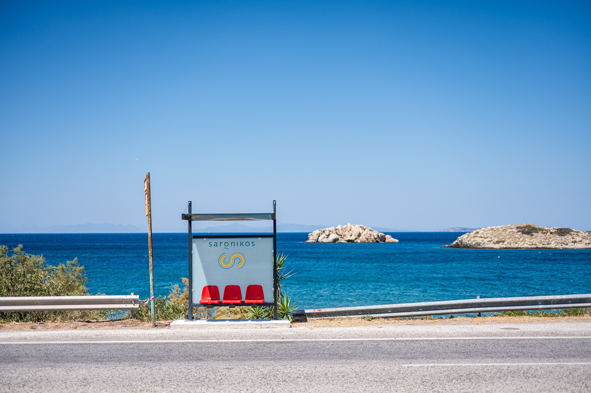 21 νέες στάσεις αναβαθμίζουν την καθημερινότητα σε Λαγονήσι και Σαρωνίδα