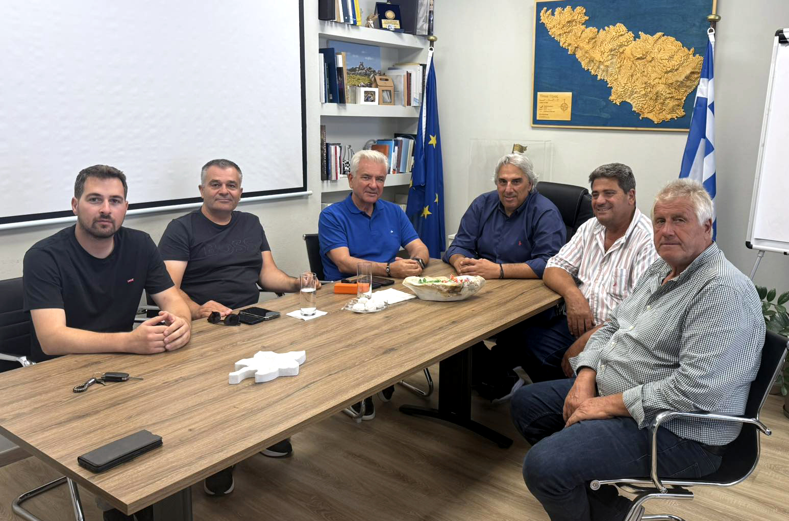 Ο Δήμος Τήνου εκφράζει τις θερμές του ευχαριστίες προς τον Δήμο Λαυρεωτικής