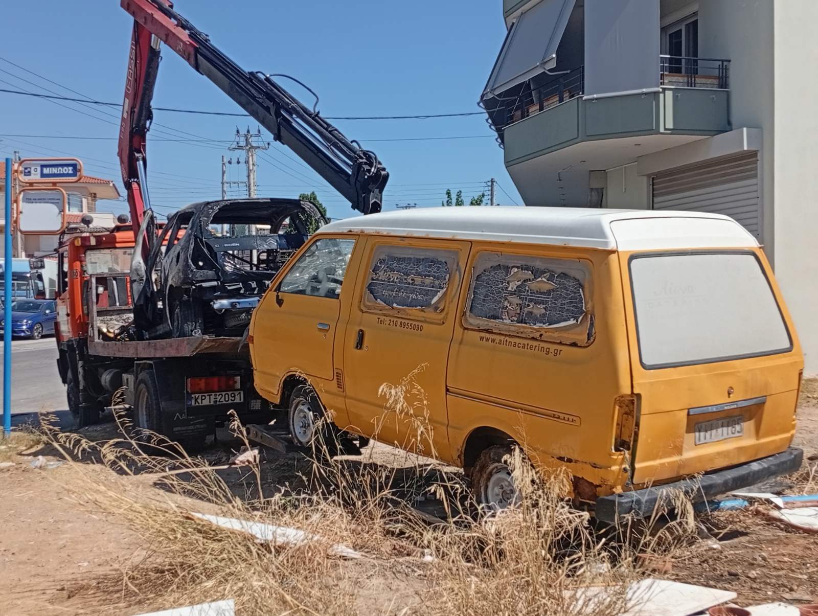  Απομάκρυνση εγκαταλελειμμένων οχημάτων από κεντρικά σημεία του Δήμου Αχαρνών
