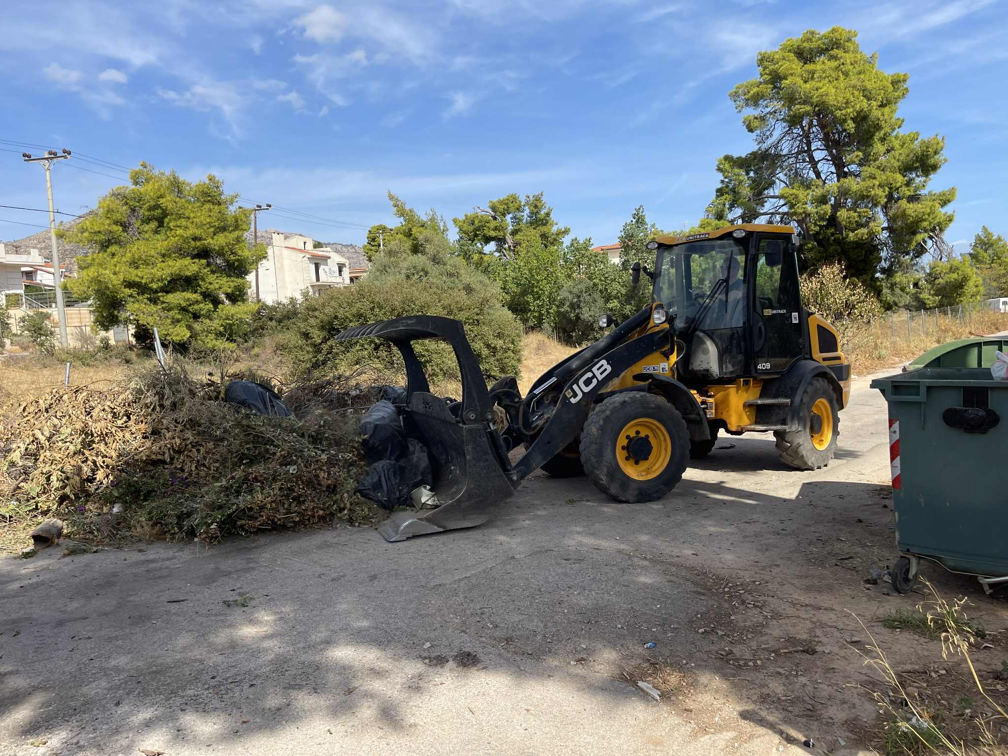 Εντατικές αποκομιδές κλαδιών 25, 26, 29 & 30 Σεπτεμβρίου 2025 από την Υπηρεσία Καθαριότητας Δήμου Μαραθώνος