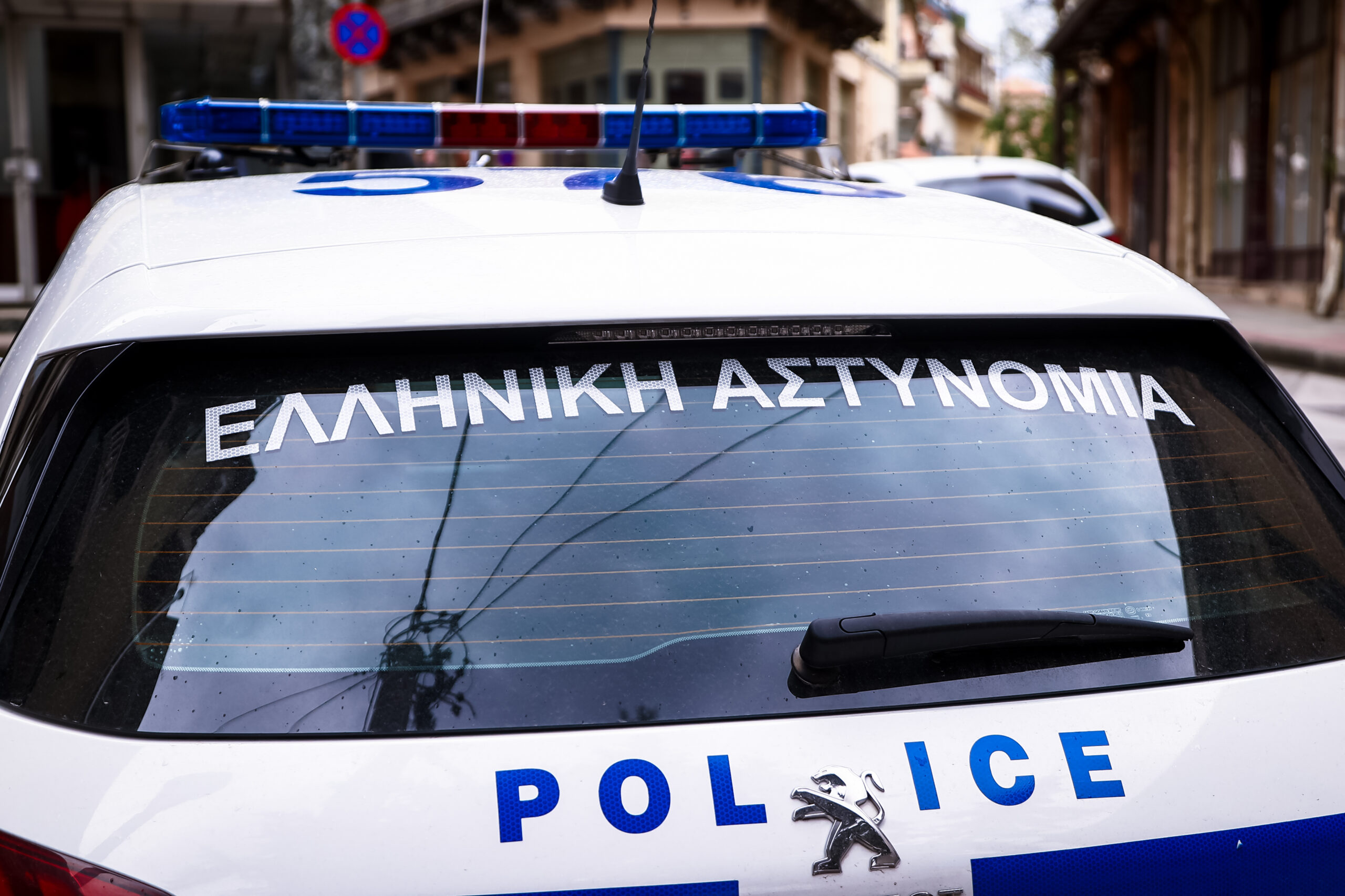 Αττική: Σύλληψη γυναίκας που απέκρυπτε αλλοδαπούς σε άτυπο ξενώνα