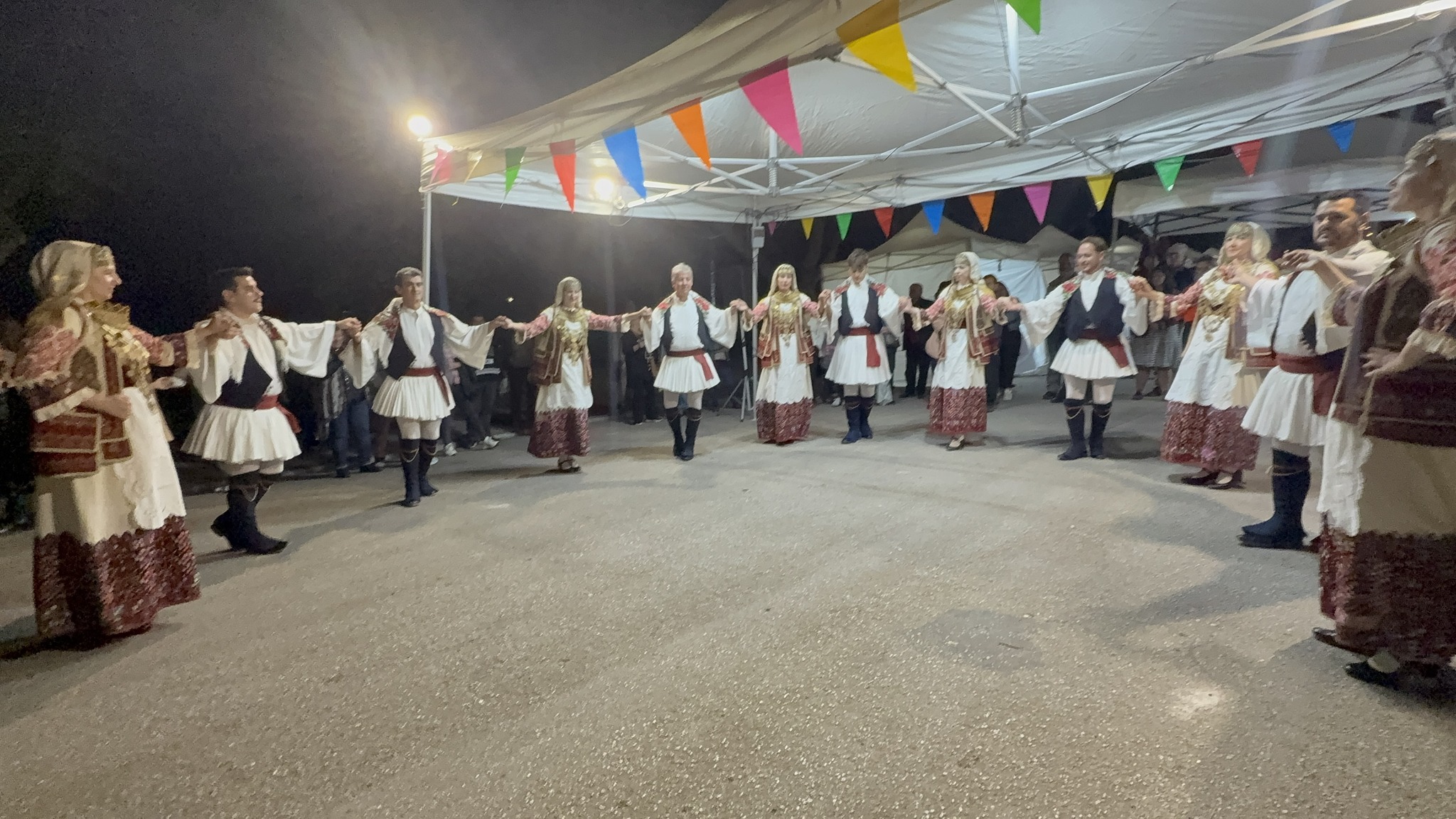 Στις «Ημέρες Μελιού–Γλυκού & Τοπικών προϊόντων» η χορευτική ομάδα του Δήμου Αχαρνών