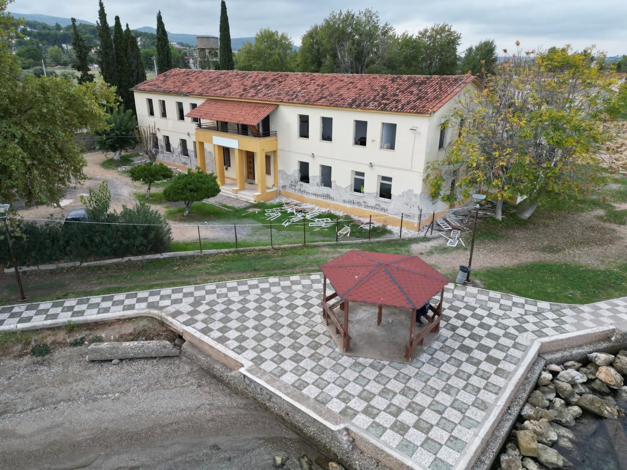  «Κέντρο Ιστορίας, Δημοκρατίας και Πολιτισμού»: Ξεκίνησαν οι εργασίες στις Παλαιές Φυλακές Ωρωπού