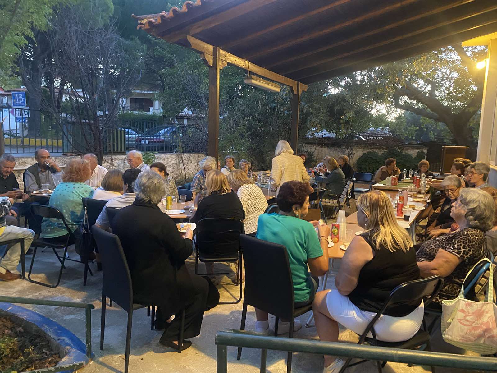 Με μεγάλη επιτυχία πραγματοποιήθηκε το καθιερωμένο γλέντι της Πέμπτης του Κ.Α.Π.Η Μαραθώνος