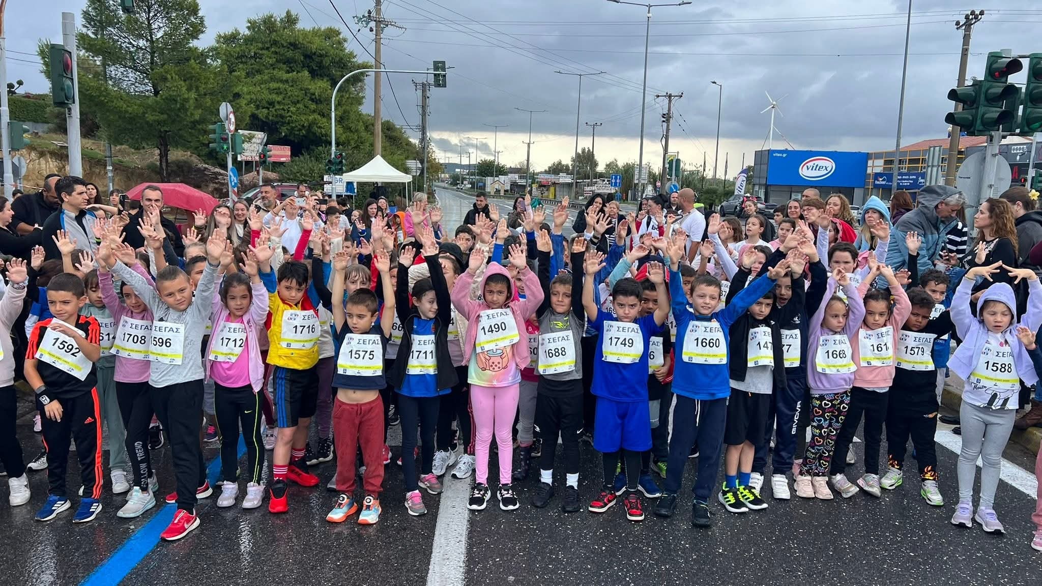 Ο Δήμος Σπάτων - Αρτέμιδος συμμετείχε ενεργά στον 42ο Αυθεντικό Μαραθώνιο Αθηνών