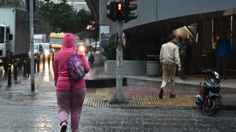 Επιδείνωση του καιρού με ισχυρές βροχές, καταιγίδες και θυελλώδεις ανέμους - Ποιες περιοχές επηρεάζονται