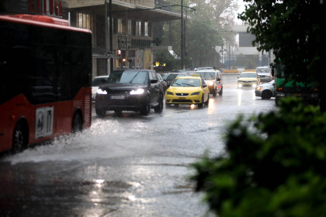 Το απόλυτο κυκλοφοριακό χάος σε όλη την Αθήνα - Στο «κόκκινο» σχεδόν όλοι οι κεντρικοί δρόμοι