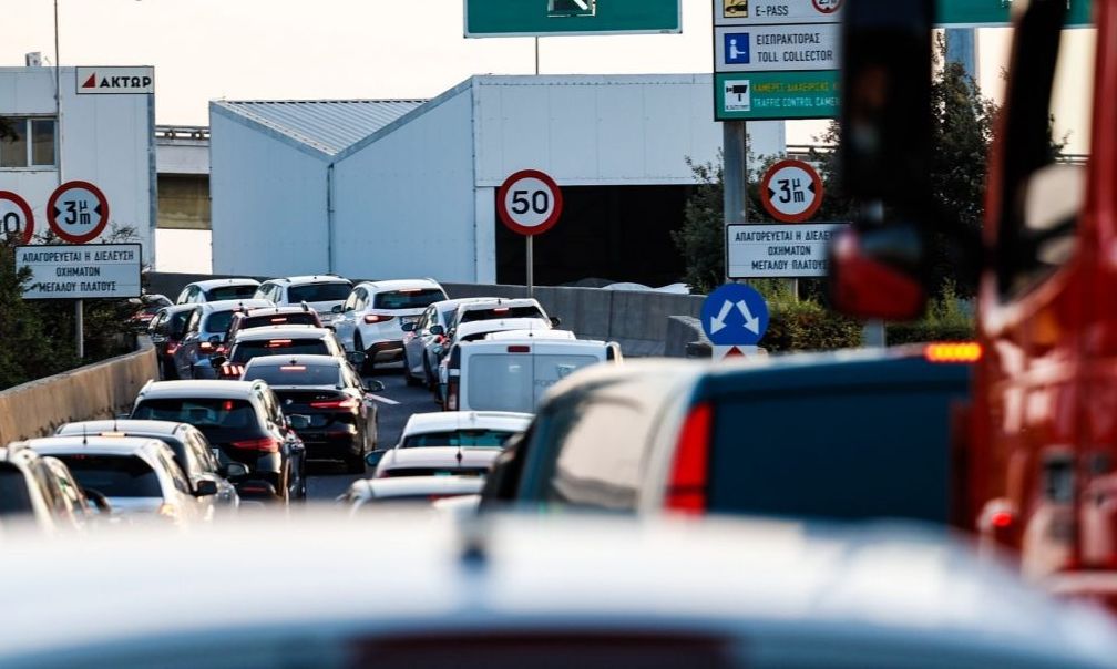 Απελπισία στην Αττική οδό για τους οδηγούς - Η ανάρτηση των "Αττικών Διαδρομών"