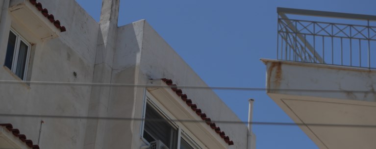 Θλίψη: Πέθανε και η δεύτερη 17χρονη που έπεσε από την ταράτσα πολυκατοικίας στην Ηλιούπολη