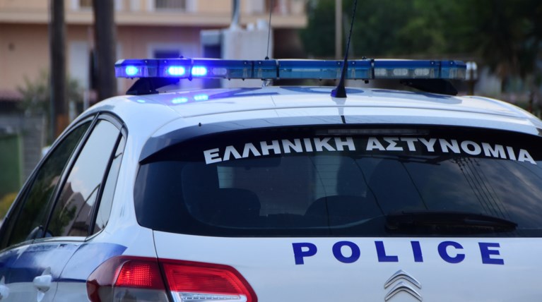 Τραγωδία στην παραλιακή: Μοτοσικλέτα "καρφώθηκε" σε φορτηγό - Νεκρός ο οδηγός της μηχανής