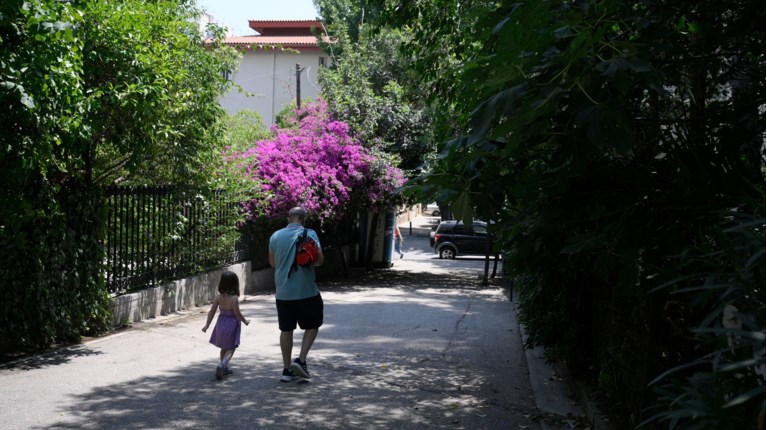 Ο καιρός σήμερα: Έως 33 βαθμούς η θερμοκρασία, ισχυροί άνεμοι στο Αιγαίο – Πού θα βρέξει