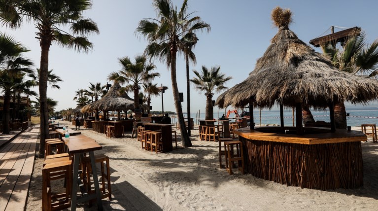 Τετραήμερο λουκέτο από την ΑΑΔΕ σε υπότροπο beach bar στο Καβούρι - Το κόλπο με το κουμπί πανικού