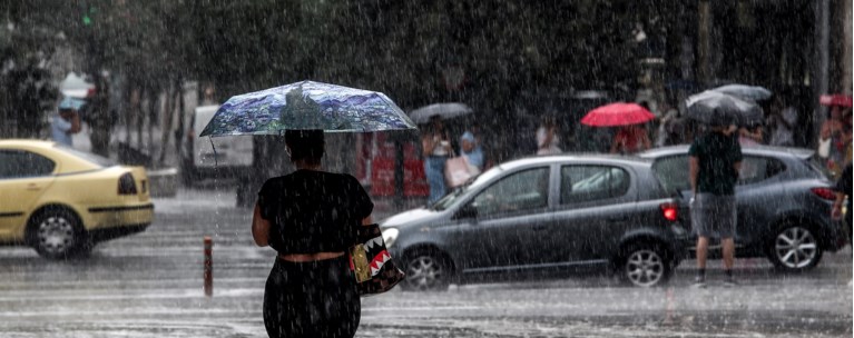 Με δύο πρόσωπα ο καιρός: Από τα 38άρια στα μπουρίνια - Ερχεται ψυχρή λίμνη, προειδοποιεί ο Μαρουσάκης