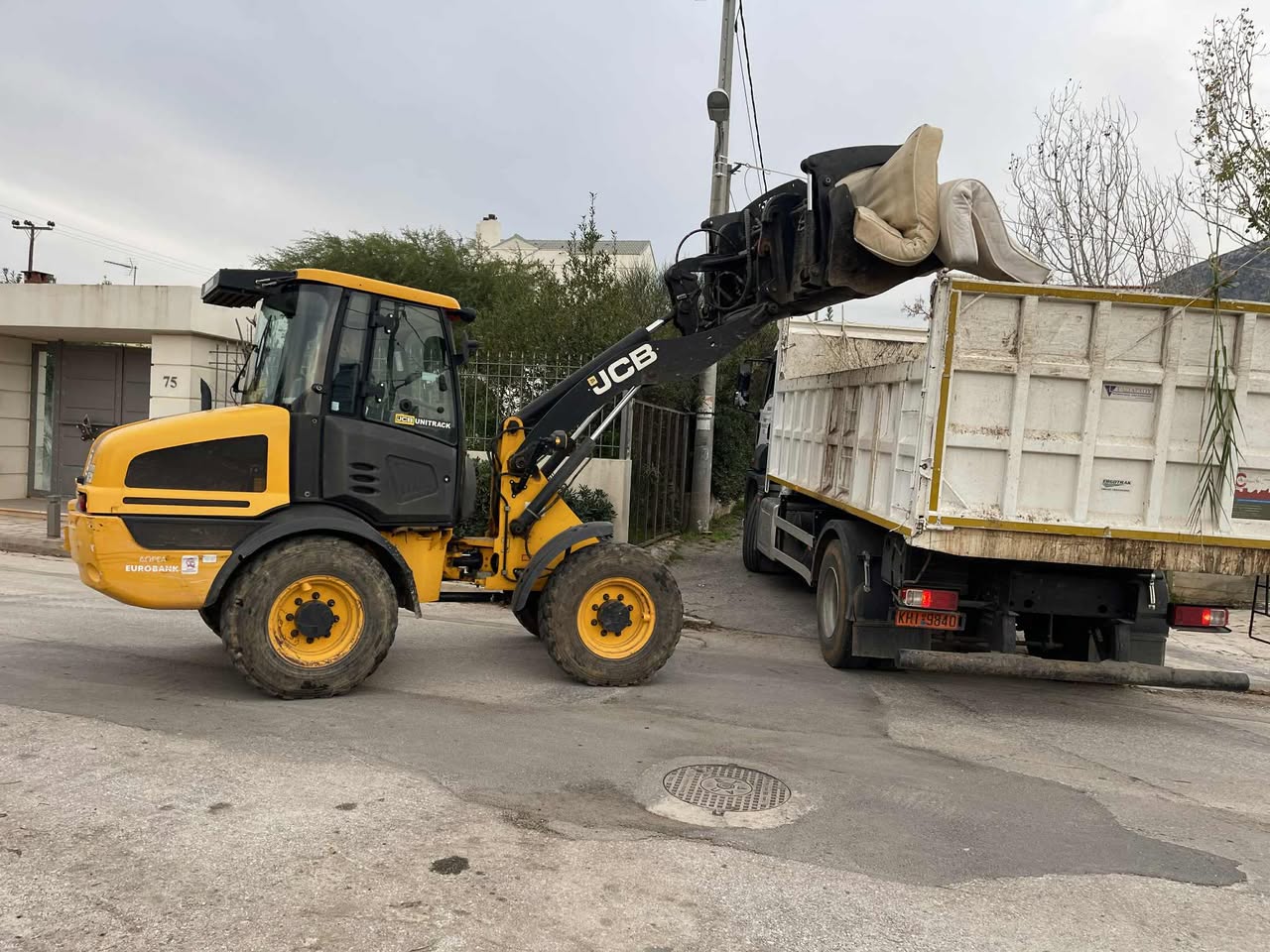 Εντατικές αποκομιδές κλαδιών 19, 20 & 22 Δεκεμβρίου 2025 από την Υπηρεσία Καθαριότητας Δήμου Μαραθώνος