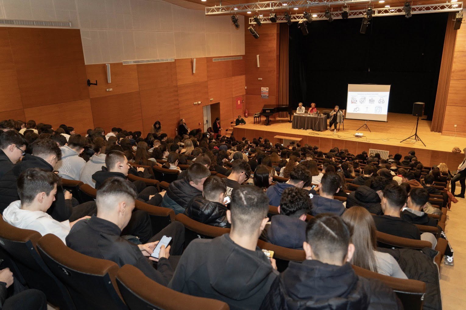 Με μεγάλη συμμετοχή πραγματοποιήθηκε η εκδήλωση επαγγελματικού προσανατολισμού για τους μαθητές Α’ και Β’ Λυκείου του Δήμου Παλλήνης
