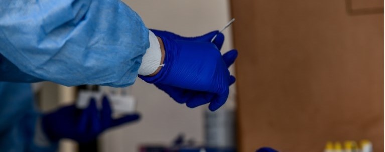 Ανησυχία για την κεραυνοβόλο μηνιγγίτιδα: Πώς πέθανε ξαφνικά 54χρονη με έναν "απλό πονόλαιμο"