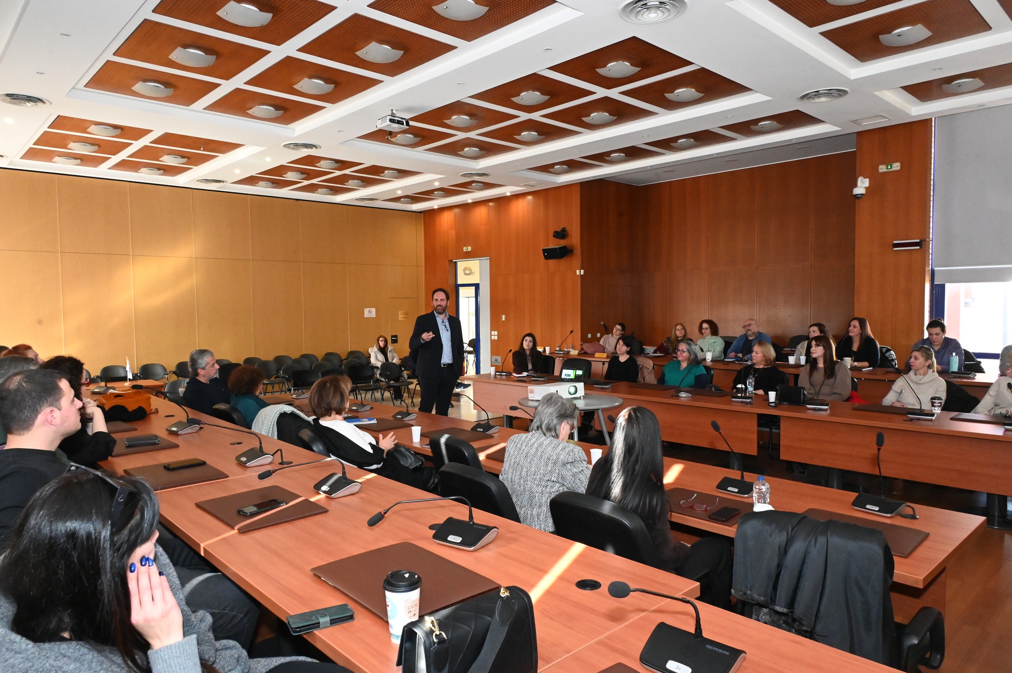 Μεγάλη ανταπόκριση στην εκδήλωση του ΕΠΑΨΥ για τις «Διαδρομές της εφηβείας», στο Δήμο Αχαρνών 