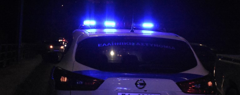 Σοκ έξω από το ΑΤ Αγίων Αναργύρων- 39χρονος μαχαίρωσε μέχρι θανάτου 28χρονη και μετά αυτομαχαιρώθηκε στον λαιμό