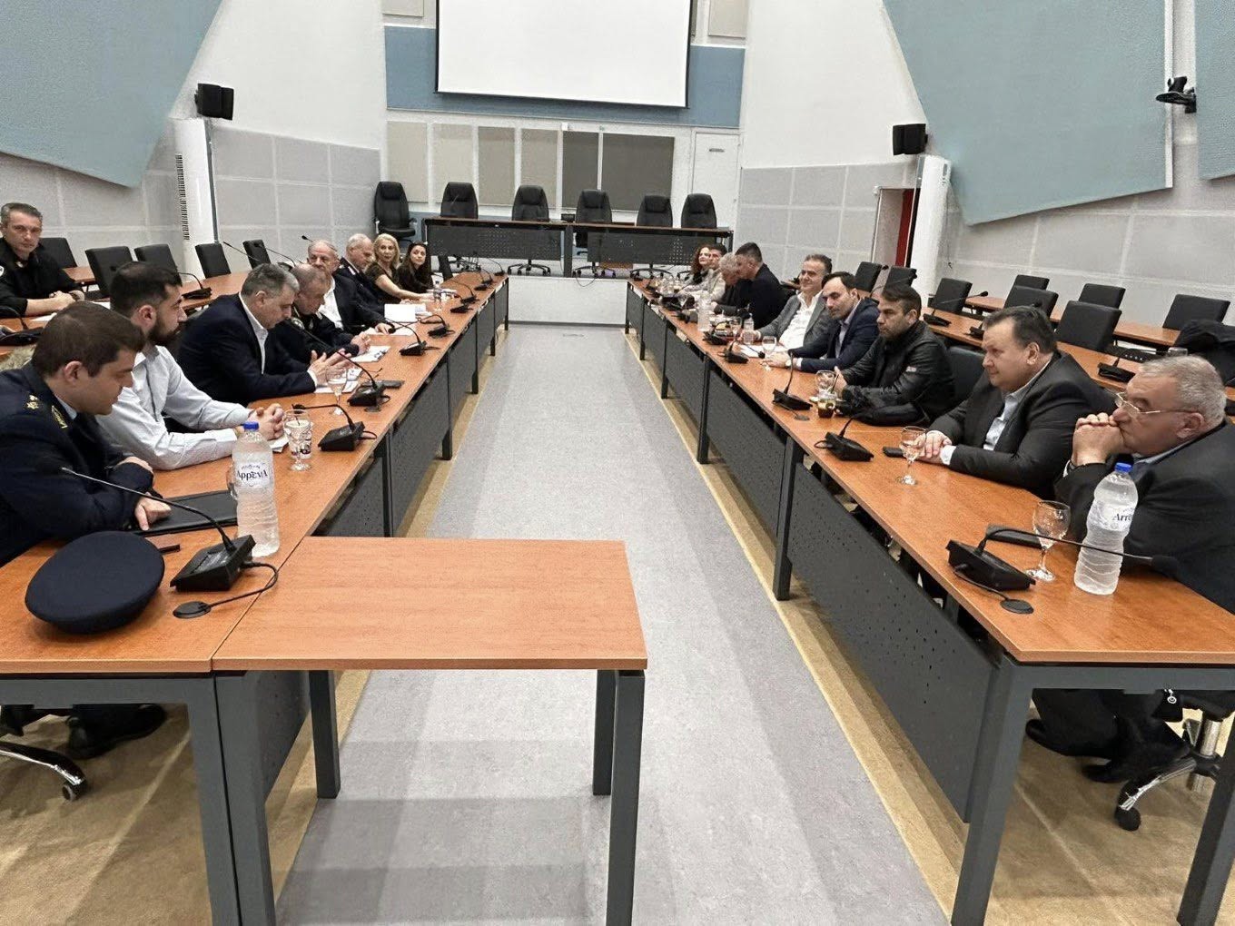 Συνάντηση εργασίας για την αστυνόμευση στον Δήμο Παλλήνης – Θετικά και μετρήσιμα αποτελέσματα – Περαιτέρω ενίσχυση του Αστυνομικού Τμήματος