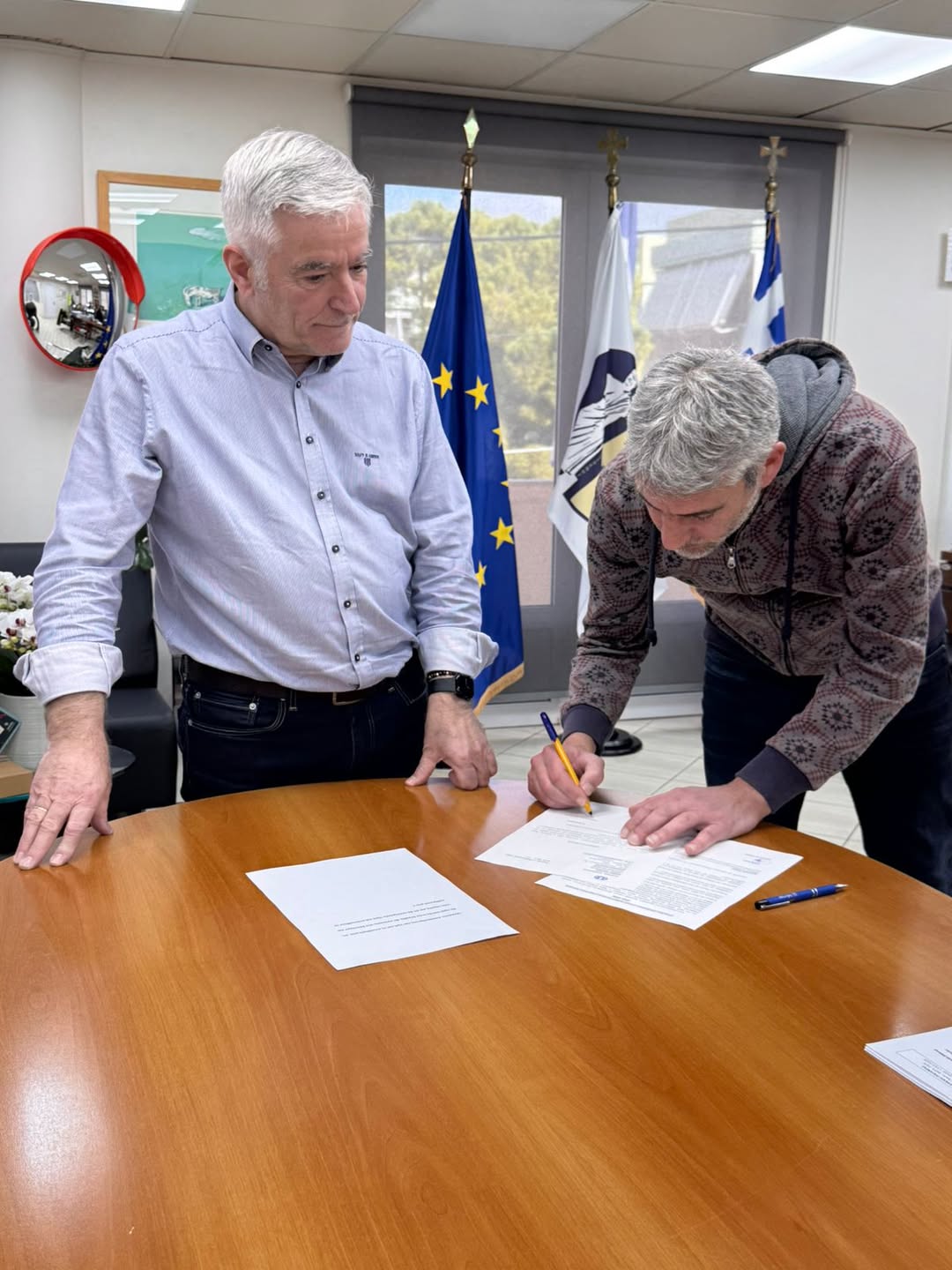 Ορκωμοσία νέου κοινοτικού συμβούλου Γλυκών Νερών, της παράταξης Νέα Πολιτεία Παιανία-Γλυκά Νερά, Εμμανουήλ Κακλαμανάκη