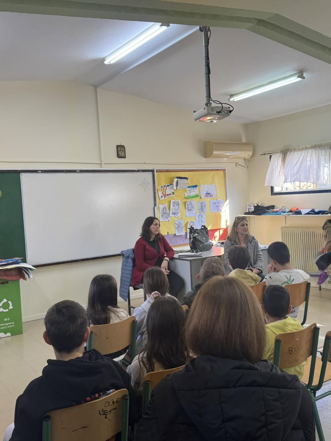  Ενημερωτική συνάντηση κοινωνικών δομών του Δήμου Παλλήνης με μαθητές του 8ου Δημοτικού Σχολείου Γέρακα