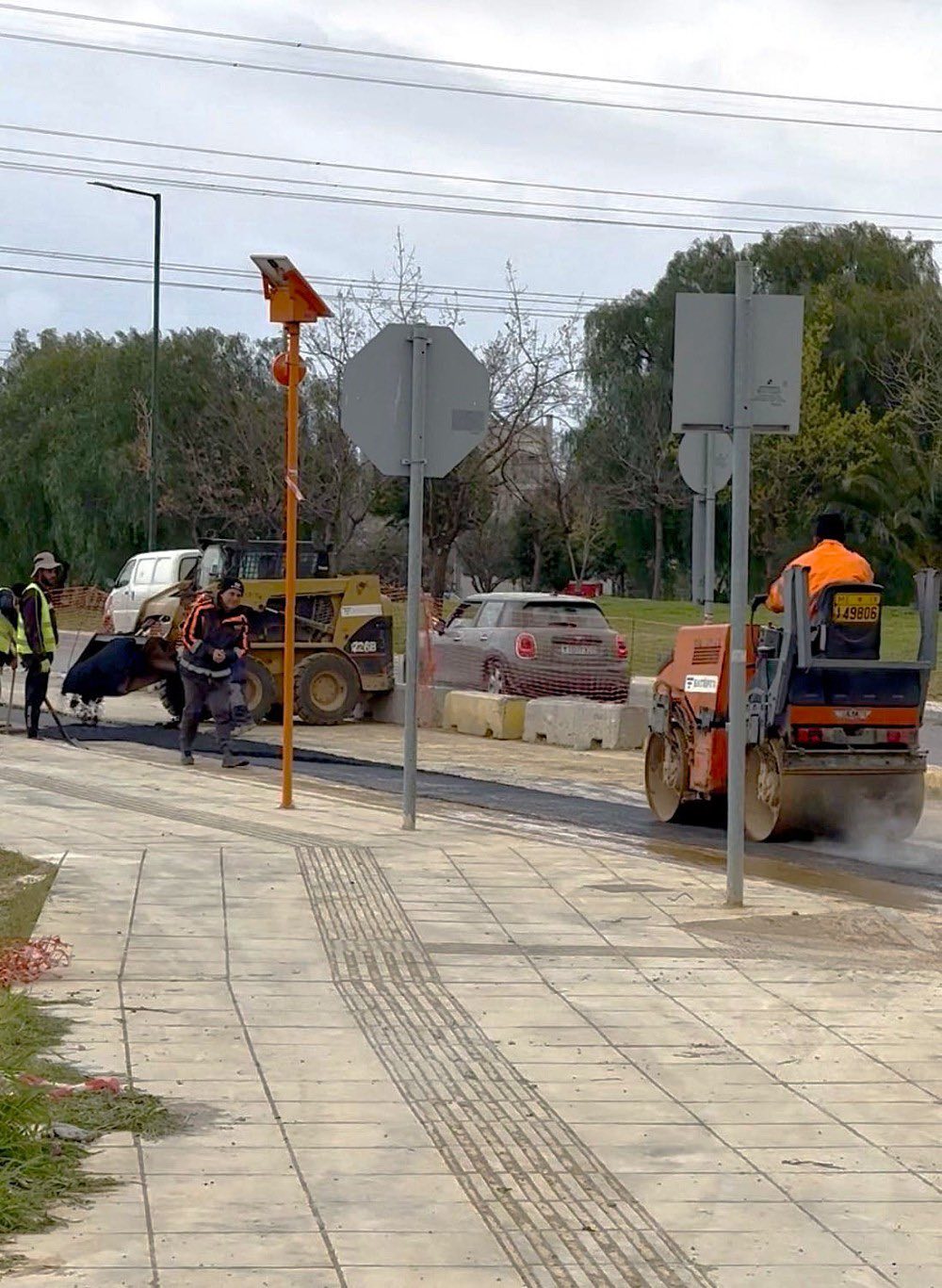  Ξεκίνησε η αποκατάσταση της οδού Τρικάλων στο Γέρακα – Σύντομα τέλος στην ταλαιπωρία των πολιτών