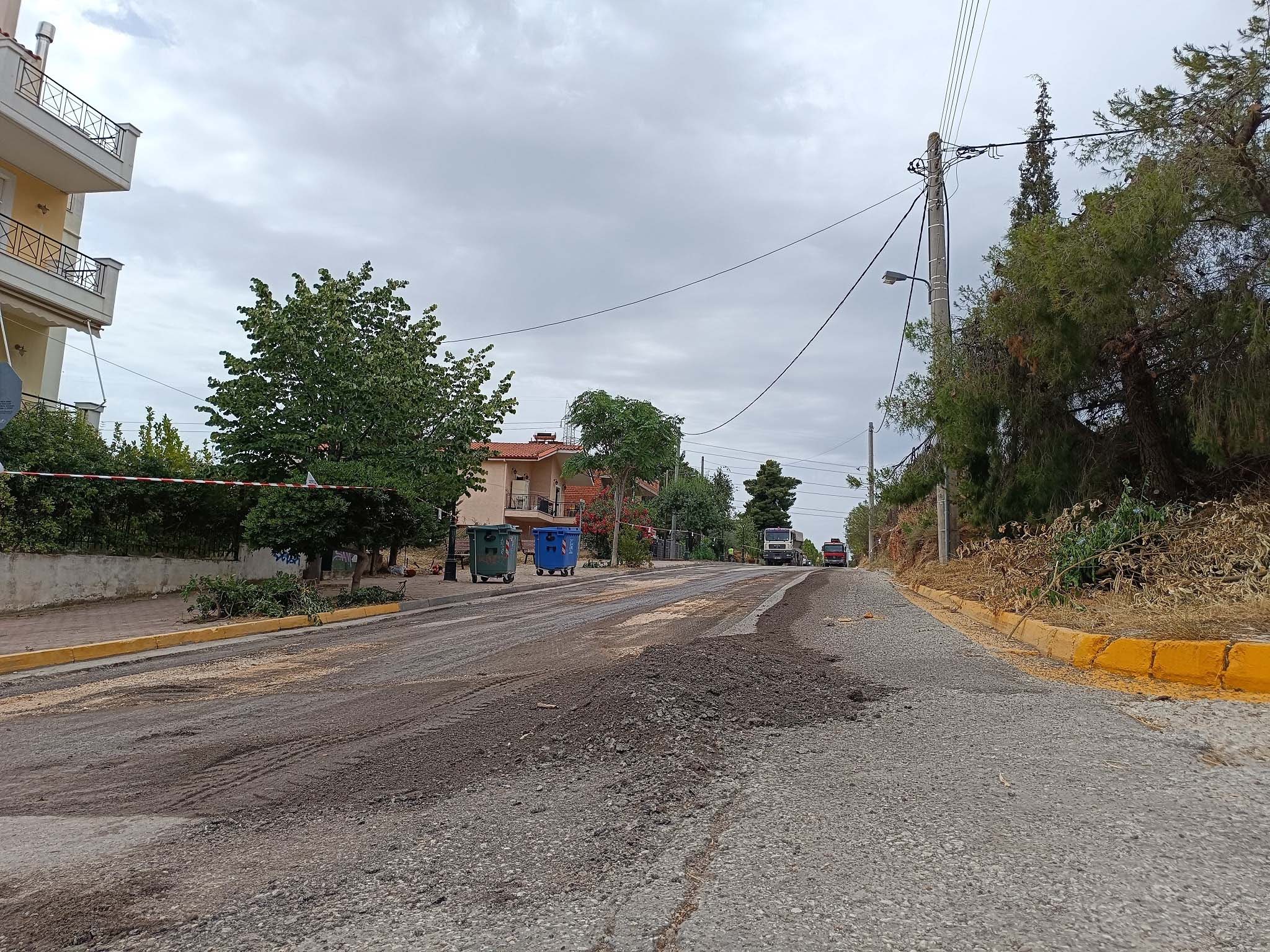  Συνεχίζεται το έργο ασφαλτόστρωσης στα Γλυκά Νερά - Πού περιορίζεται η στάθμευση - Όλες οι εργασίες 