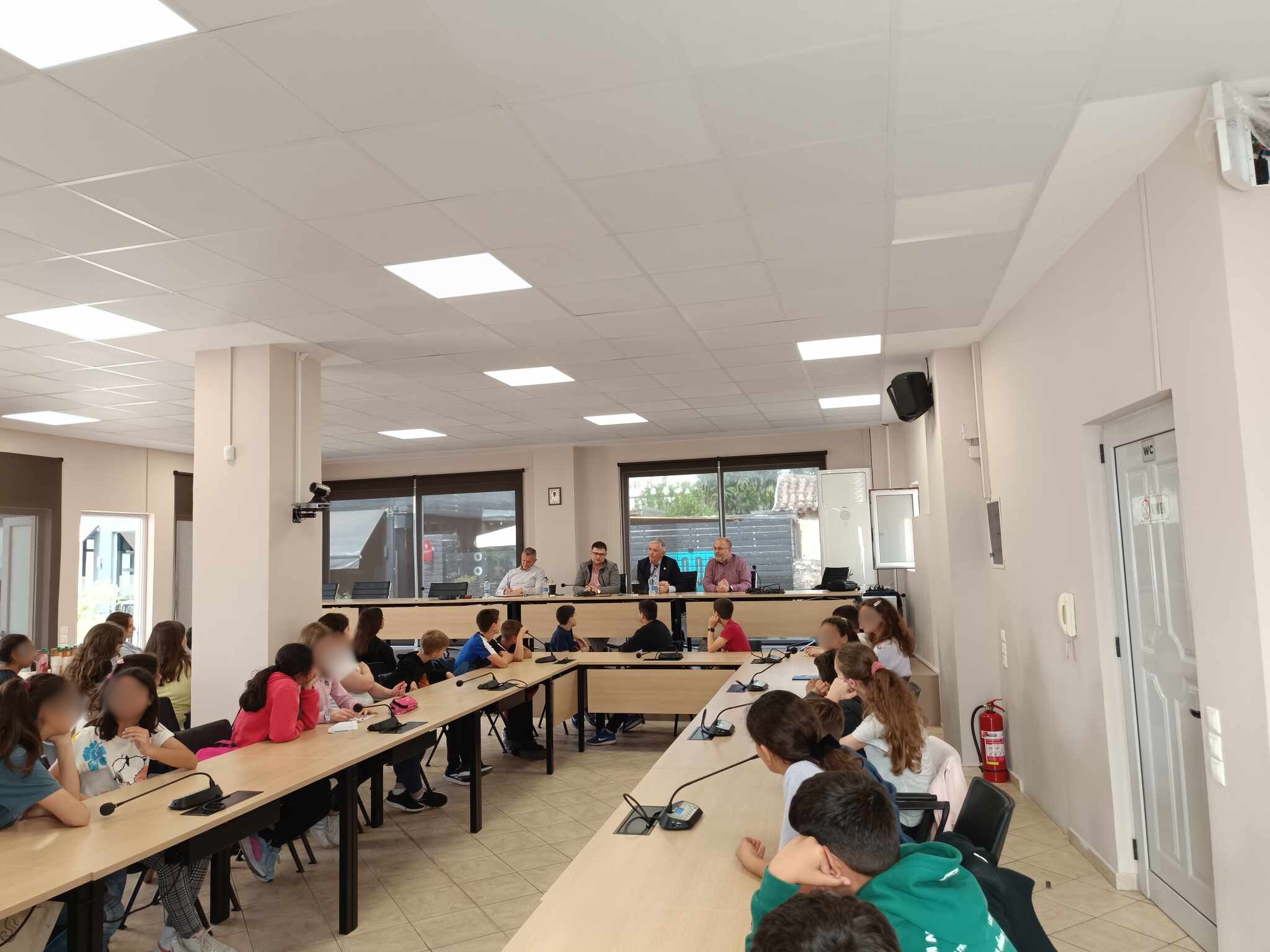 Δήμος Παιανίας: Με μαθητές Δημοτικού Σχολείου συναντήθηκε ο Ισίδωρος Μάδης
