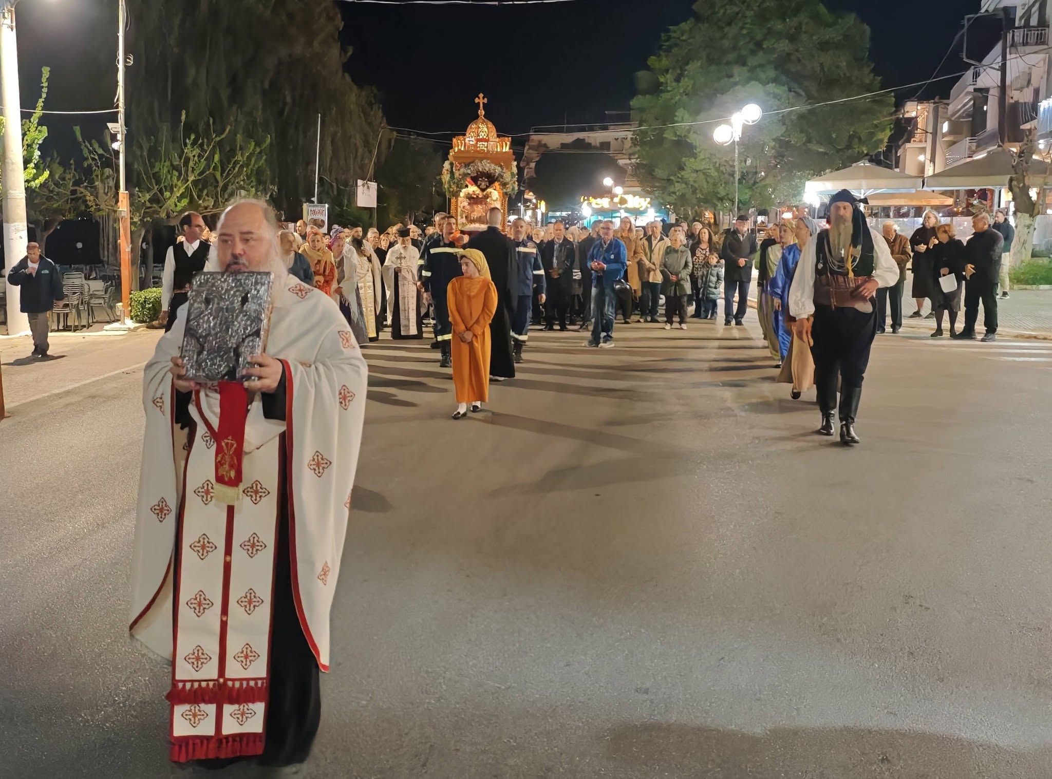 Με κατάνυξη και λαμπρότητα ο πανηγυρικός εσπερινός του Αγίου Γεωργίου στα Νέα Παλάτια Ωρωπού 
