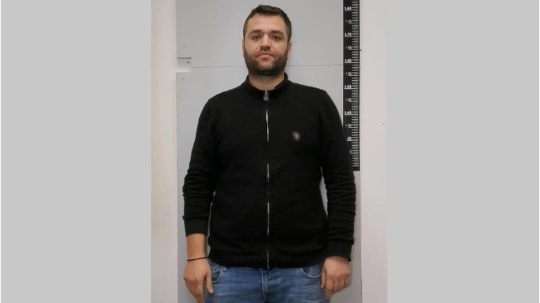 Στη δημοσιότητα τα στοιχεία 36χρονου που έκλεβε πορτοφόλια από επιβάτες στο τραμ
