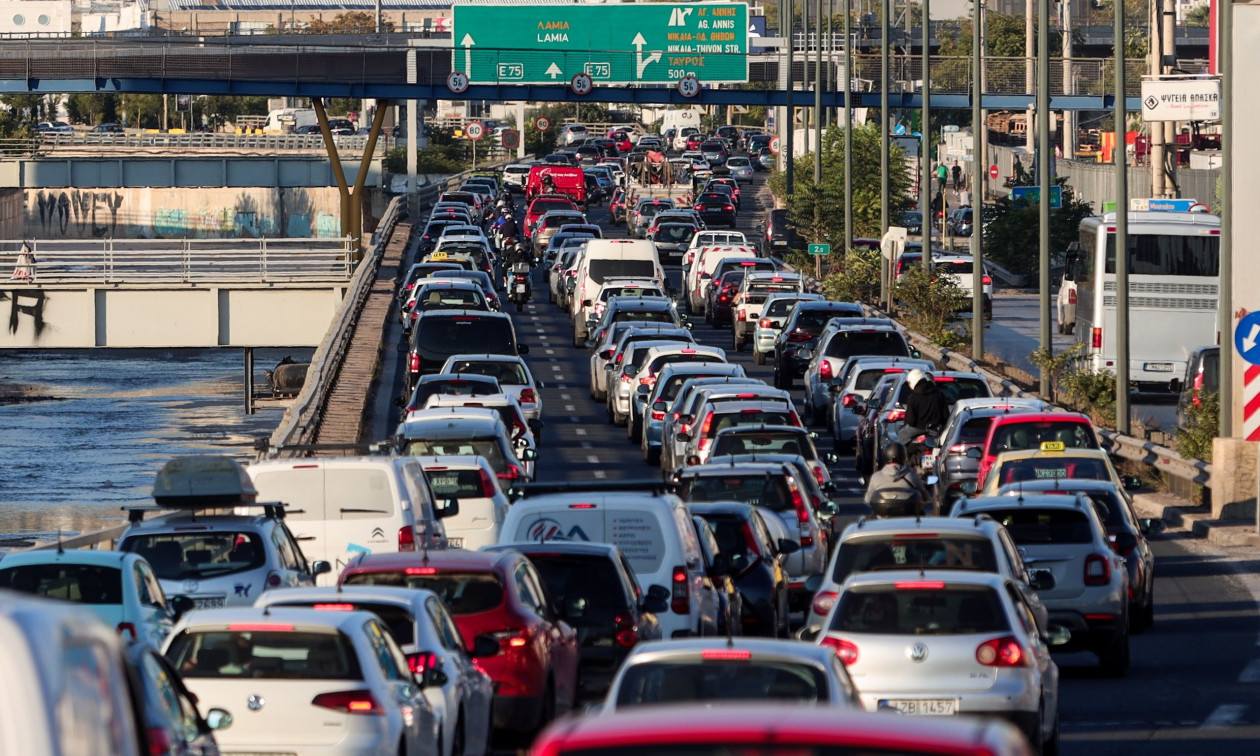 Τι αλλάζει για τα ΙΧ με τον νέο νόμο - Νέοι κανόνες για ΚΤΕΟ, κάρτα καυσαερίων, ηλεκτρικά οχήματα