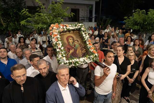 Με λαμπρότητα τελέστηκε ο Πανηγυρικός Αρχιερατικός Εσπερινός στον Ιερό Ναό Παναγίας Βλαχερνών Παλλήνης