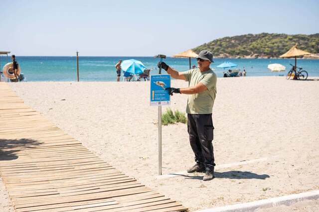 Δήμος Σαρωνικού: Ενημέρωση λουομένων για τις θαλάσσιες χελώνες και τοποθέτηση προειδοποιητικής σήμανσης