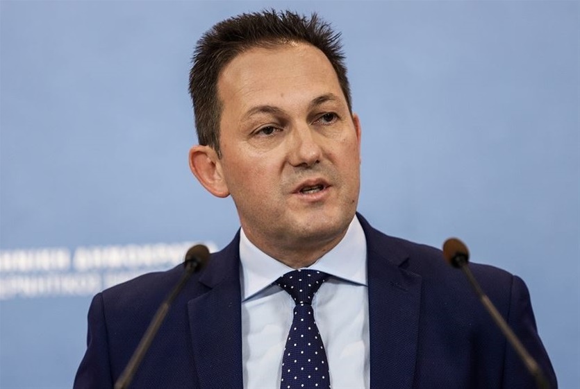 Ούτε πως είναι η Ελληνική σημαία δεν ξέρει ο Πέτσας και το παίζει πατριώτης