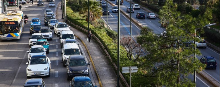 Τέλη κυκλοφορίας: Πότε εκπνέει η προθεσμία πληρωμής - Τι ισχύει για μεταβιβάσεις και πρόστιμα