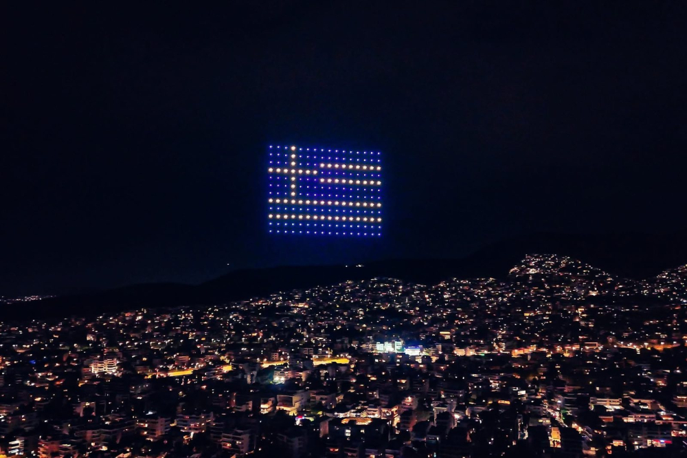 Ενθουσιασμό προκάλεσε το μοναδικό Drone Show του Δήμου Βάρης Βούλας Βουλιαγμένης