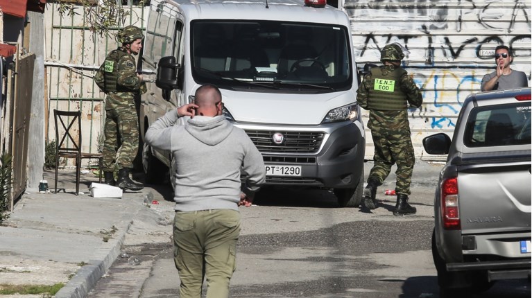 Ισχυρή έκρηξη βόμβας στον Ασπρόπυργο - Ζημιές σε σπίτια και σταθμευμένα αυτοκίνητα