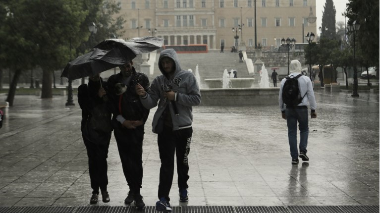 Eκτακτο δελτίο καιρού ΕΜΥ για κακοκαιρία αυτή την εβδομάδα – Πότε έρχονται έντονες βροχές στην Αττική