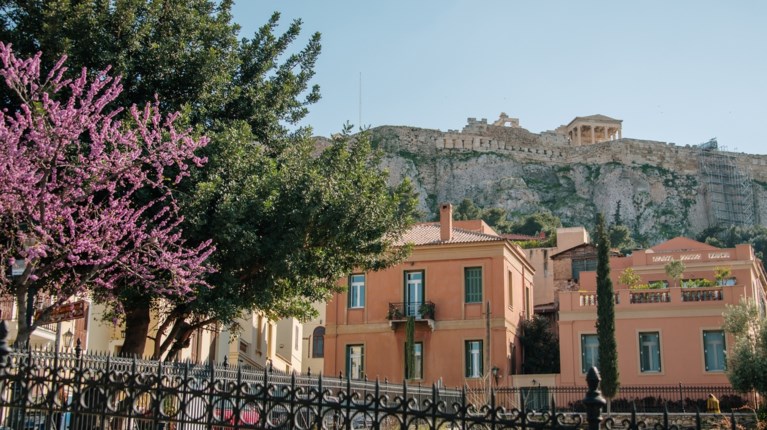 Τι να κάνετε αν ξεμείνετε το Πάσχα στην Αθήνα: Κατάνυξη, συναυλίες, περιπλανήσεις στην πόλη και πασχαλινό bazaar