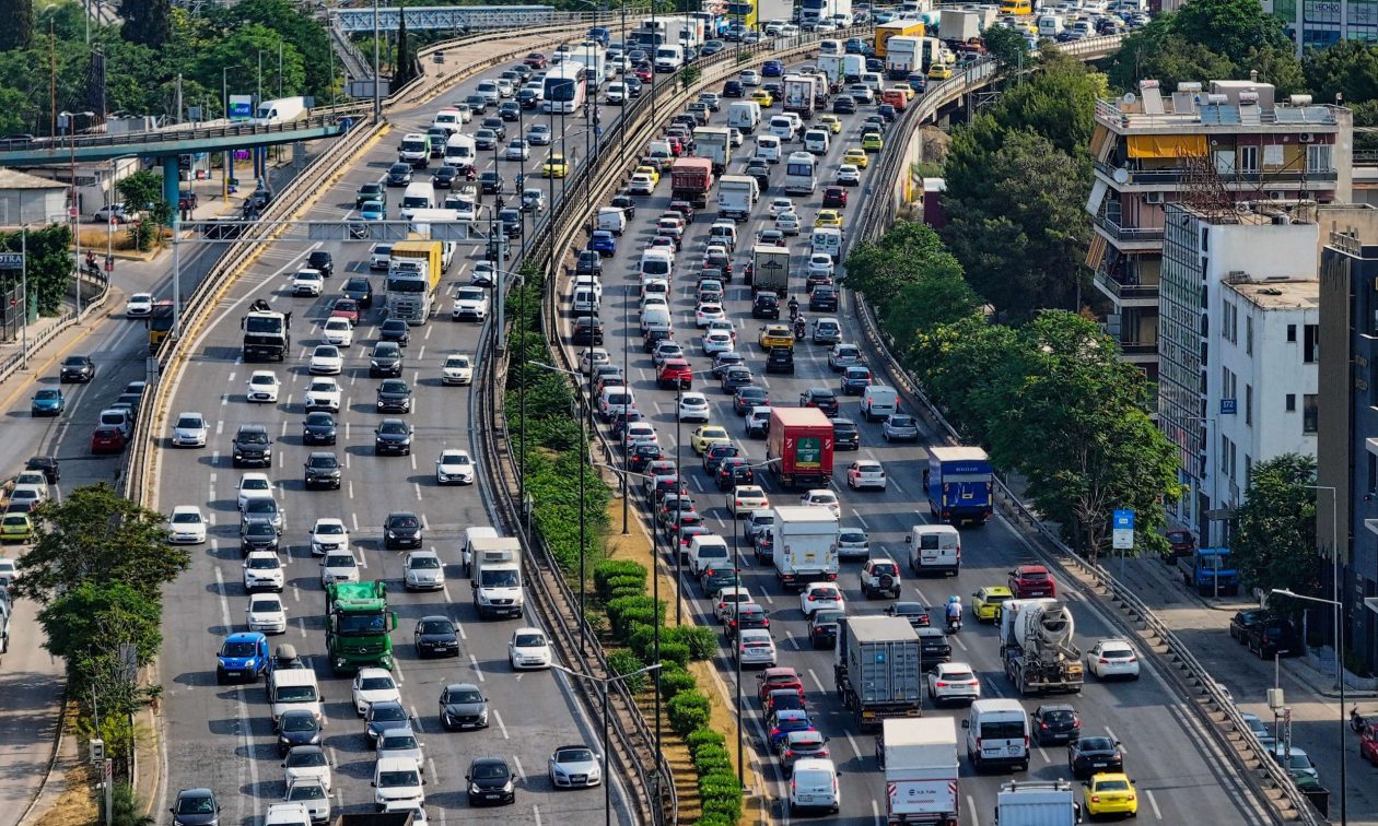 Κίνηση τώρα: Στο κόκκινο ο Κηφισός - 20λεπτες καθυστερήσεις στην Αττική Οδό