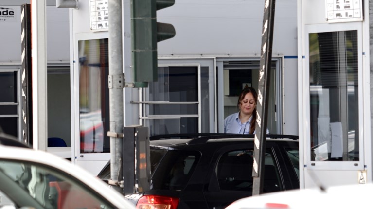 ΑΑΔΕ: Τέλος οι εκτυπωμένες αποδείξεις στα διόδια - Για μείωση χαρτιού και επιτάχυνση της διέλευσης