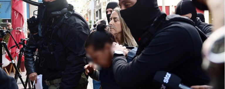Στα δικαστήρια Πειραιά η 46χρονη που σκότωσε την πεθερά της στη Σαλαμίνα - Μαρτυρικός ο θάνατος της 75χρονης