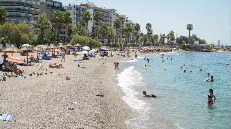 Τραγωδία στο Παλαιό Φάληρο: Νεκρή 70χρονη λουόμενη στη θάλασσα