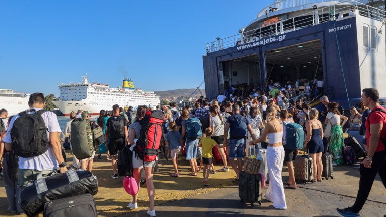 Κανονικά τα ακτοπλοϊκά δρομολόγια από Πειραιά, Ραφήνα και Λαύριο, μετά το απαγορευτικό