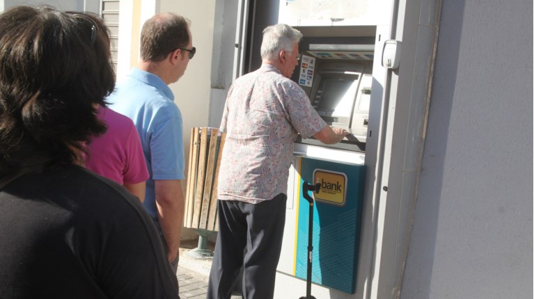 Μπόνους στους συνταξιούχους που εργάζονται - Πώς και πότε θα το λάβουν - Δείτε παραδείγματα με τα ποσά
