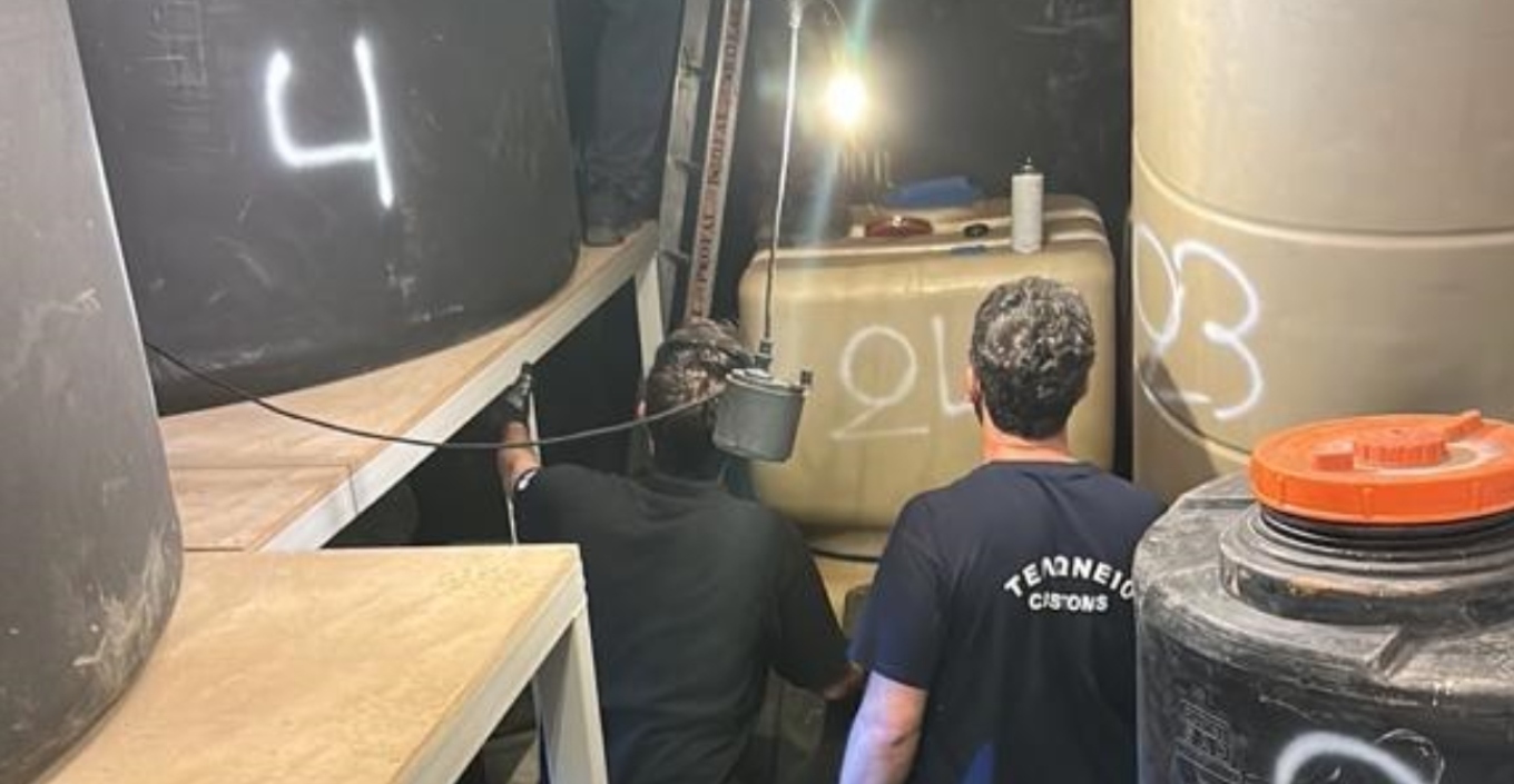Μαραθώνας: Έφοδος της ΑΑΔΕ σε υπόγειο με λαθραίο πετρέλαιο – Κατασχέθηκαν 68.400 λίτρα